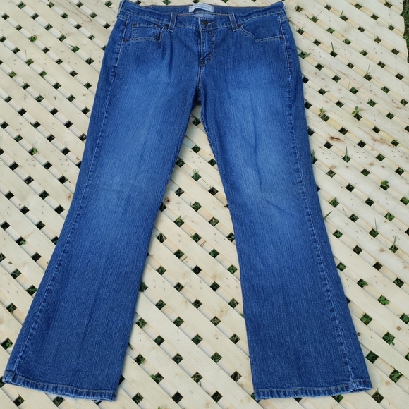 Levi Stretch Bootcut Womens Denim Jean's